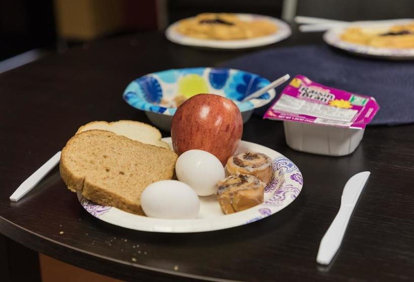 The Grand Peers Hotel