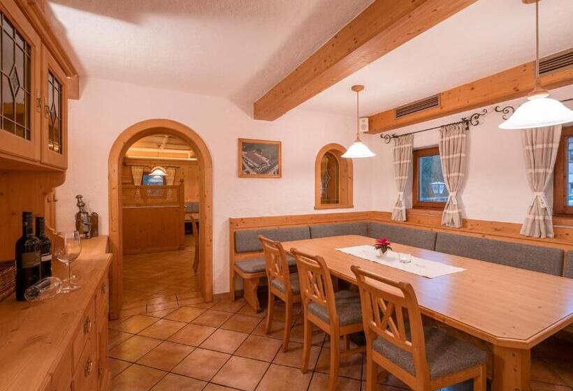 הוסטל Gasthof Mamooserhof