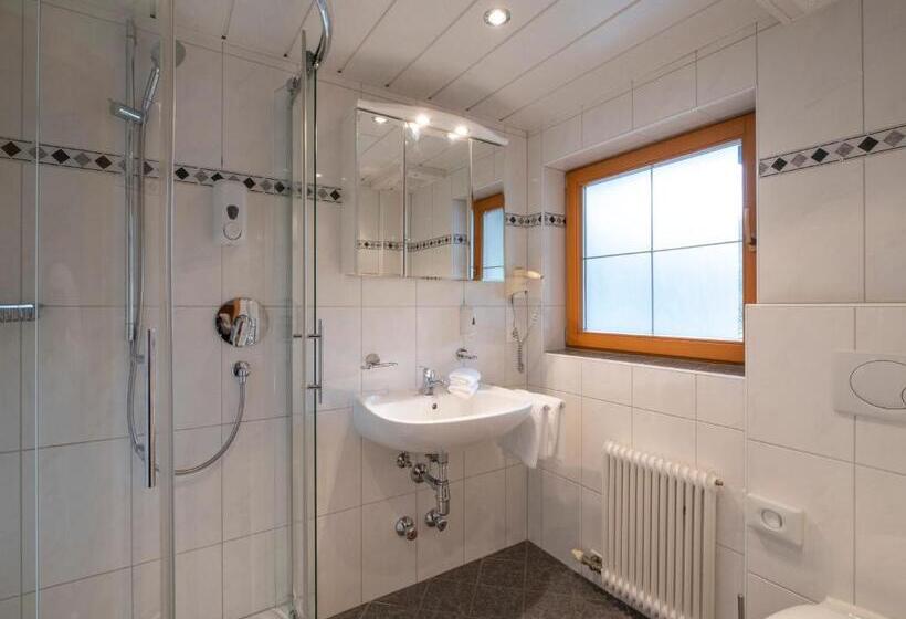 הוסטל Gasthof Mamooserhof