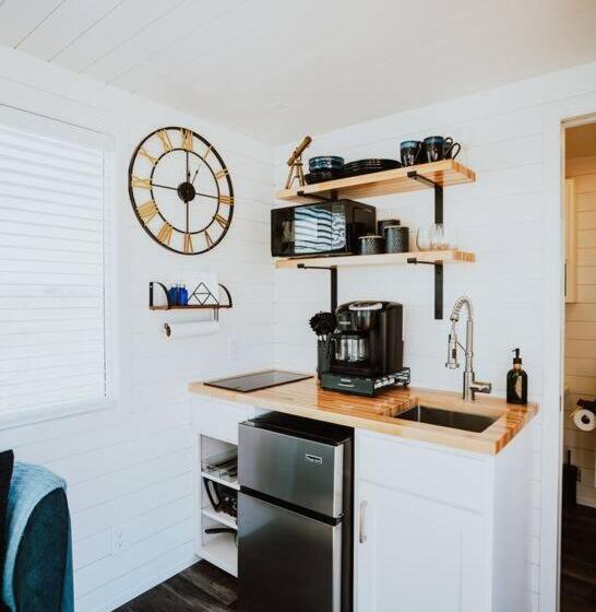 هاستل New Starry Night Shipping Container Home