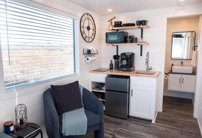 هاستل New Starry Night Shipping Container Home