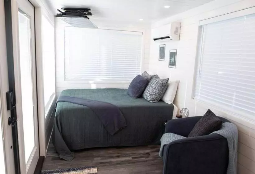 Retkeilymaja New Starry Night Shipping Container Home