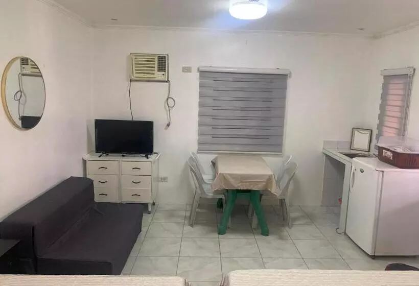 Retkeilymaja Nolina S Transient Rooms   Alaminos, Pangasinan