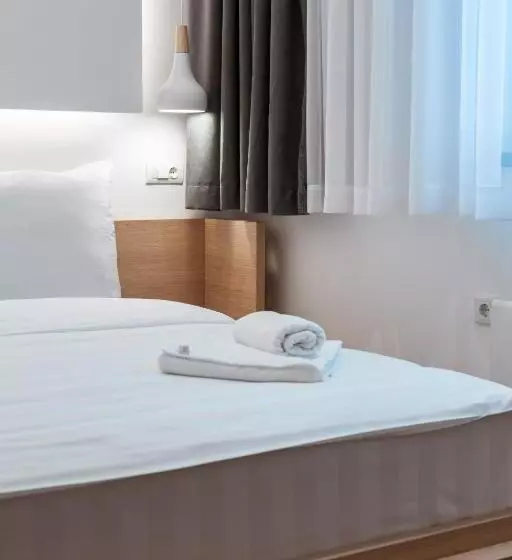 Aparthotel Zlatni Javor