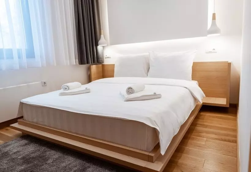 Aparthotel Zlatni Javor