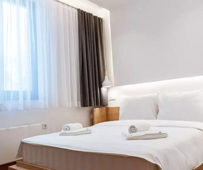 Aparthotel Zlatni Javor