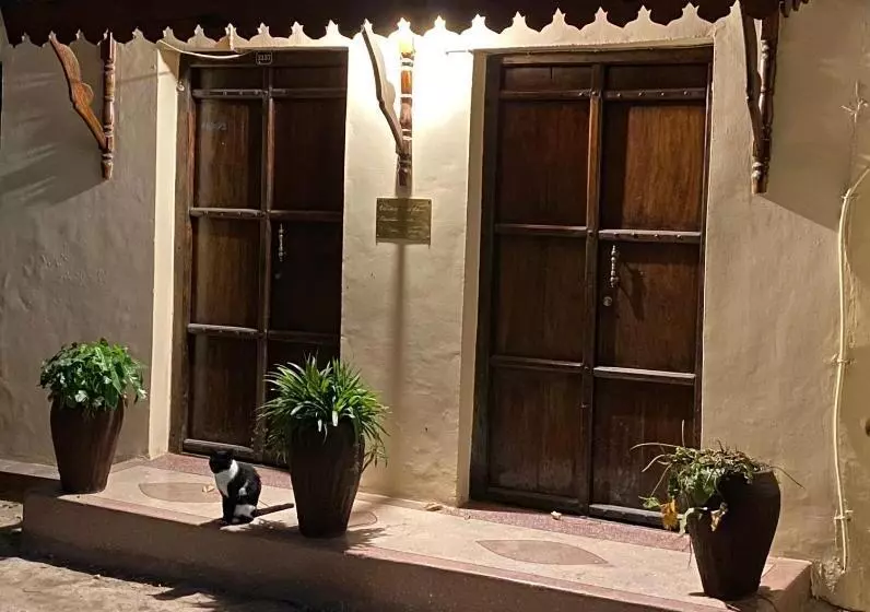 ベッドアンドブレックファースト Caravan Serai Amour