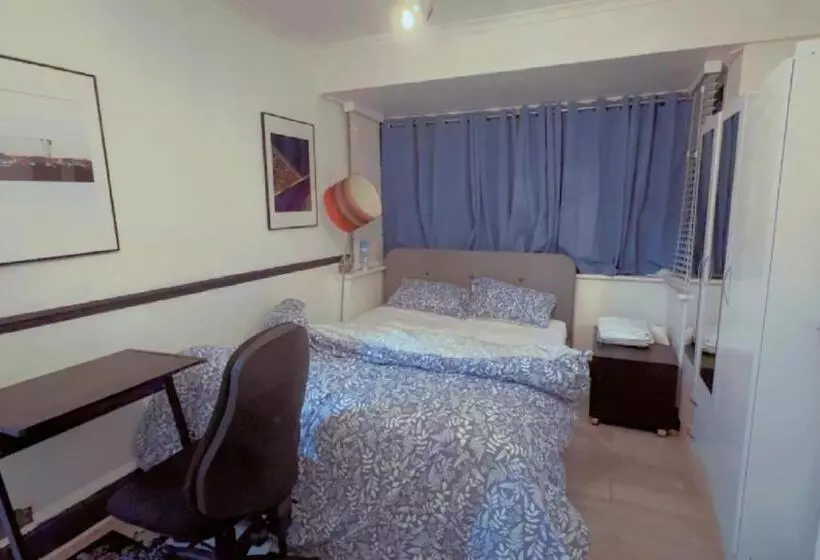 ベッドアンドブレックファースト Cozy Room In London