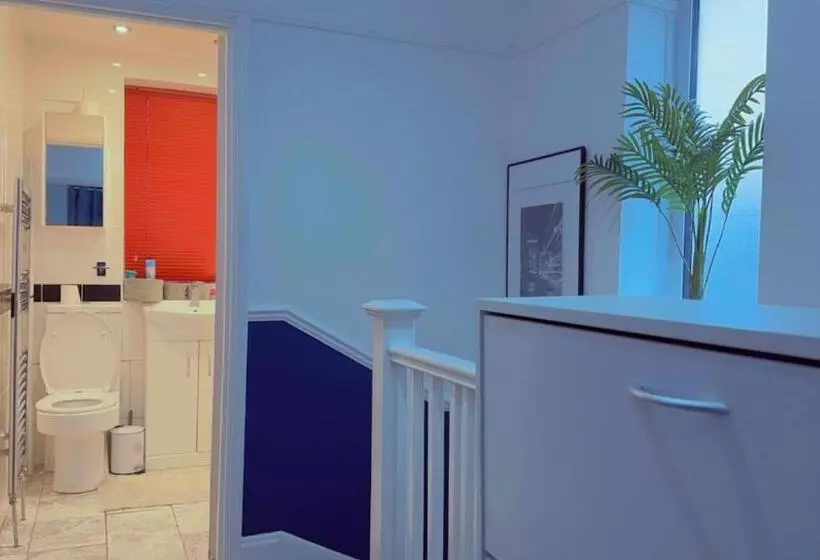 ベッドアンドブレックファースト Cozy Room In London