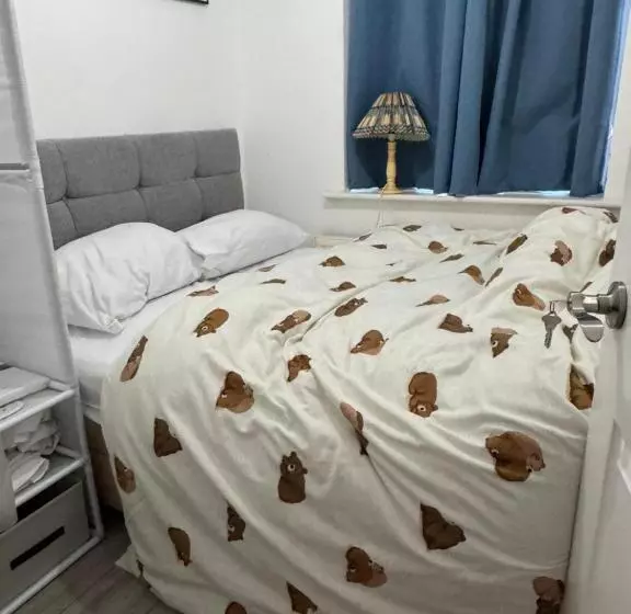 ベッドアンドブレックファースト Cozy Room In London