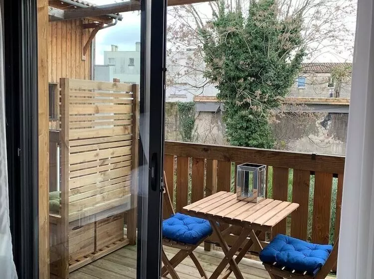 تختخواب و صبحانه La Cabane D Ambroise