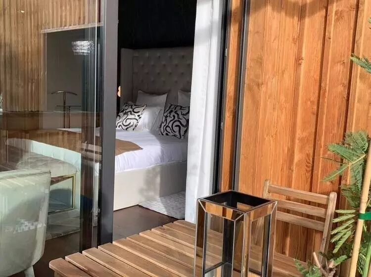 تختخواب و صبحانه La Cabane D Ambroise