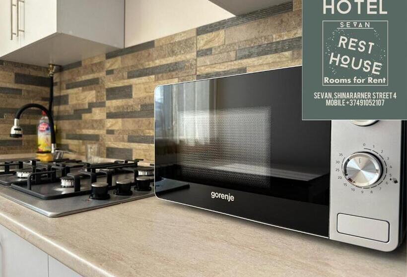 تختخواب و صبحانه Sevan Rest House