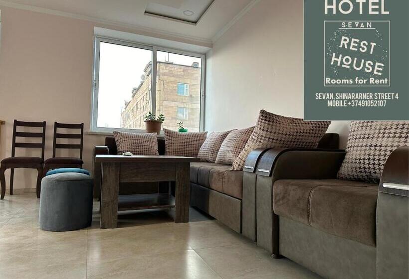 تختخواب و صبحانه Sevan Rest House