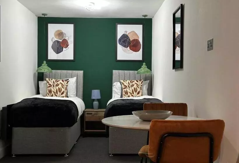 Newark House Premium Apartments With Sofa Beds & Free Parking