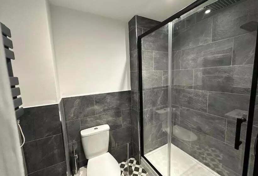 Newark House Premium Apartments With Sofa Beds & Free Parking