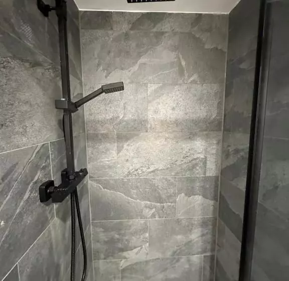 Newark House Premium Apartments With Sofa Beds & Free Parking