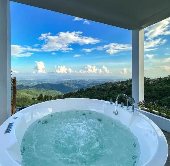 Hotelli Above The Clouds   Chiang Rai