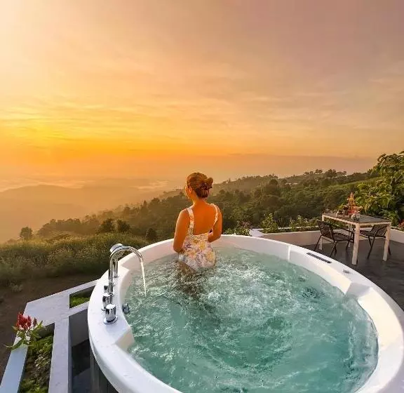 Hotelli Above The Clouds   Chiang Rai
