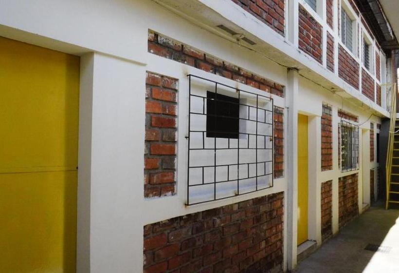 هتل کپسول Room With Basic Services