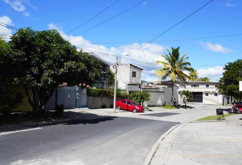 هتل کپسول Room With Basic Services