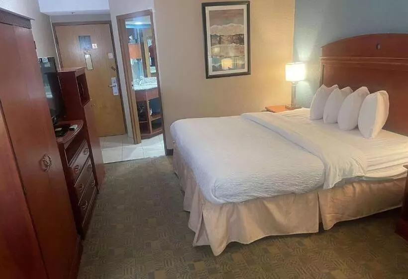 ホテル Days Inn By Wyndham Englewood Dayton Airport