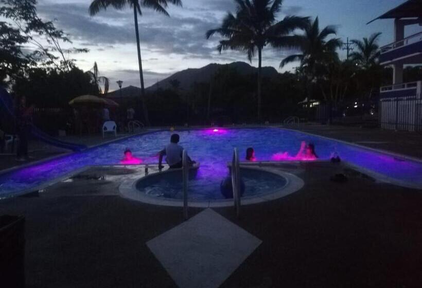 בית מלון כפרי Estambul