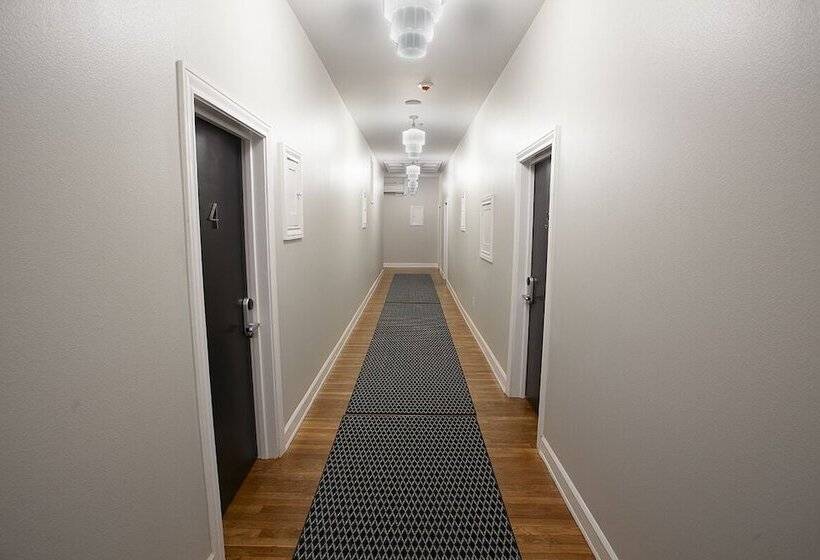 هتل Greyhound Inn