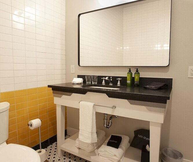 هتل Greyhound Inn