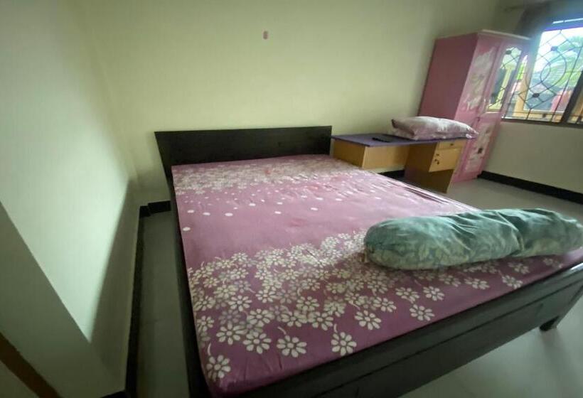 Otel Oyo 93407 Kos Sweta