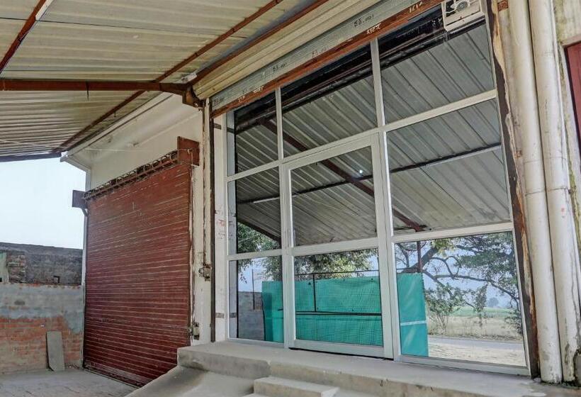 Отель Spot On D S