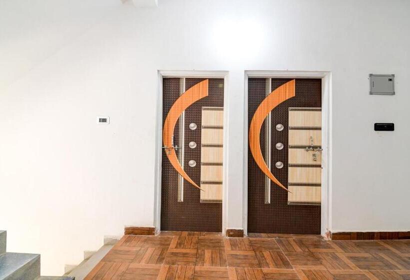 Отель Hill View Lodge &