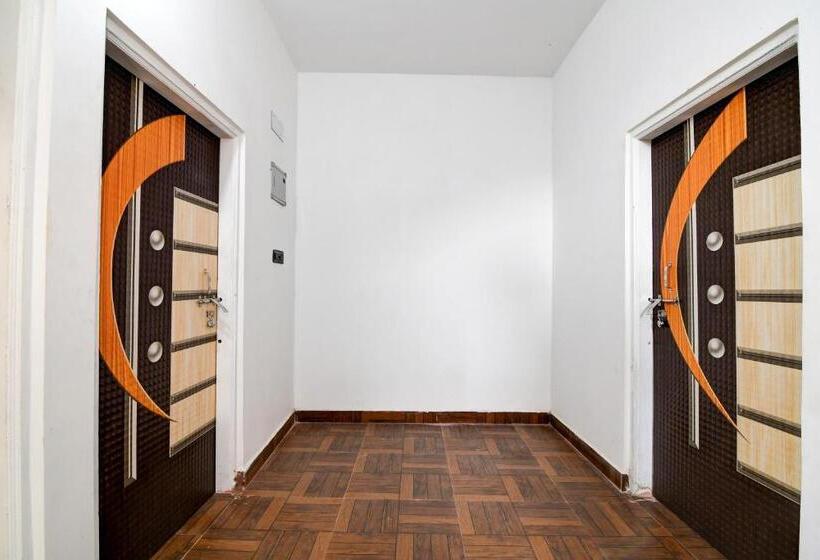 Отель Hill View Lodge &