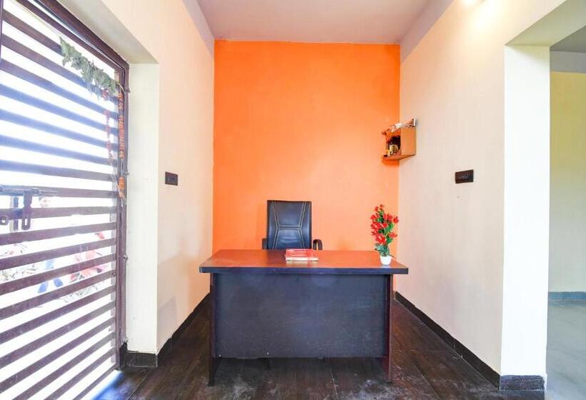 Отель Hill View Lodge &