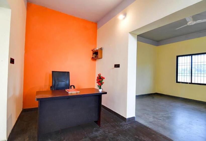 Отель Hill View Lodge &