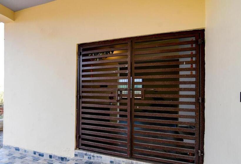 Отель Hill View Lodge &