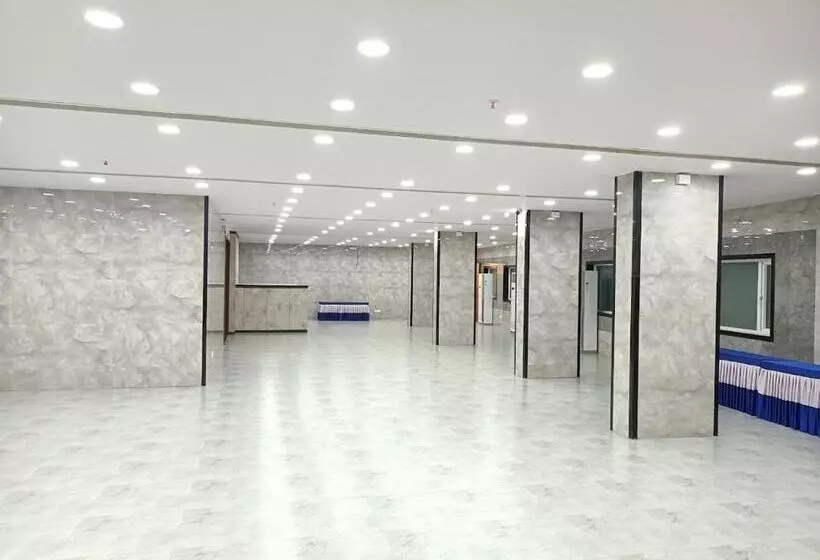 Hotelli Sri Vishnu Tejam Elite