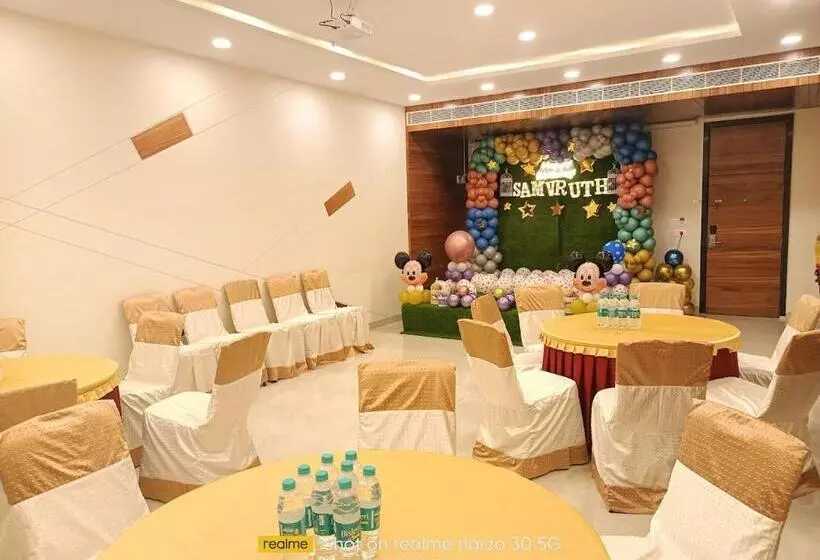 Hotelli Sri Vishnu Tejam Elite