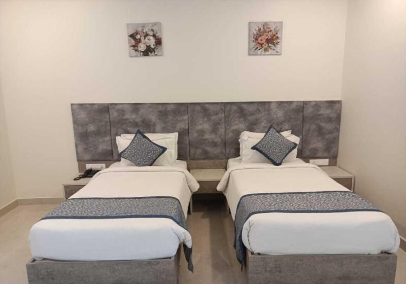 ホテル Sri Vishnu Tejam Elite