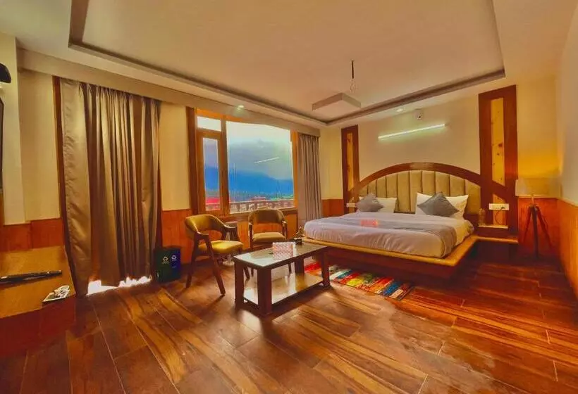 ホテル Lee Green, On Mall Road Manali