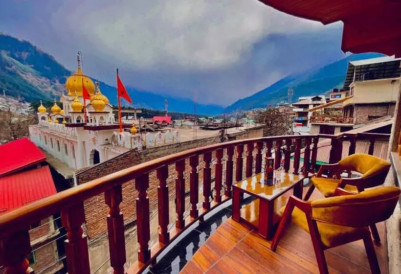 ホテル Lee Green, On Mall Road Manali