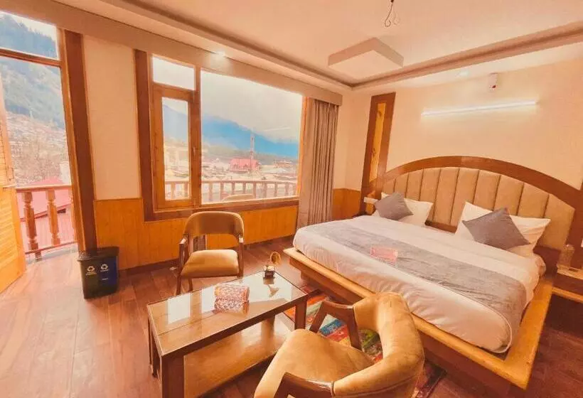 ホテル Lee Green, On Mall Road Manali