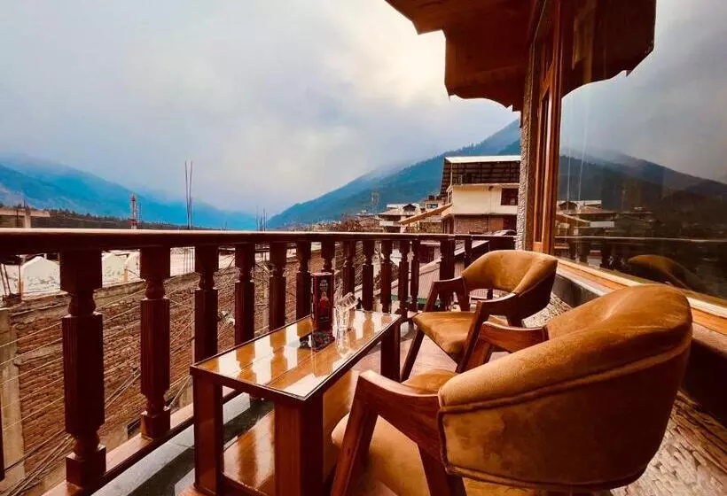 ホテル Lee Green, On Mall Road Manali
