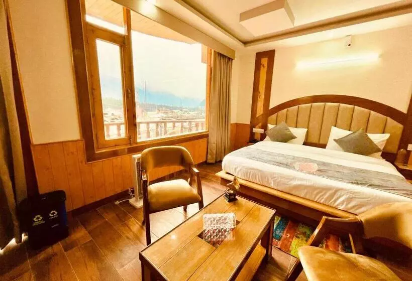 ホテル Lee Green, On Mall Road Manali