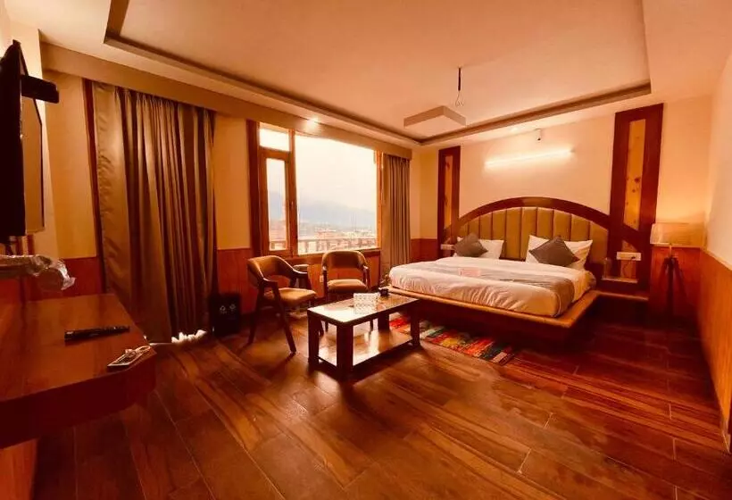 ホテル Lee Green, On Mall Road Manali