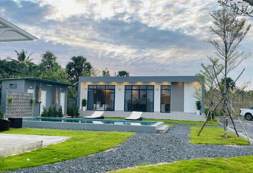 فندق The Square Residence