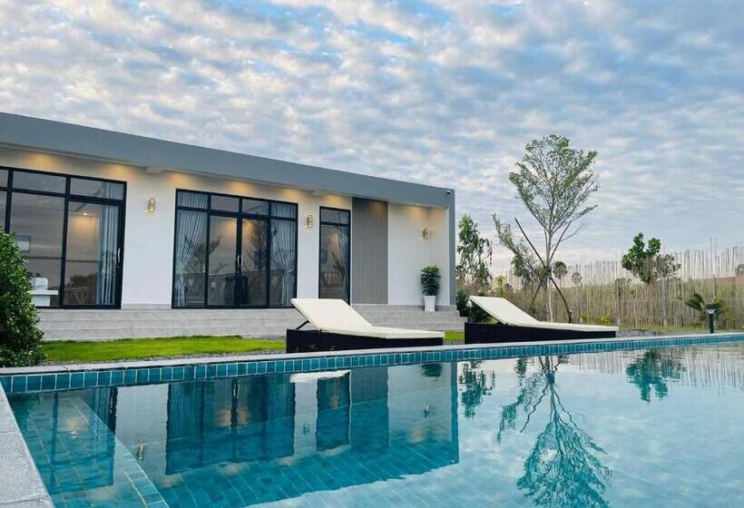 فندق The Square Residence