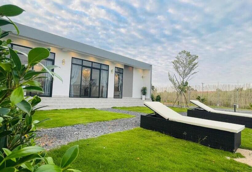 فندق The Square Residence