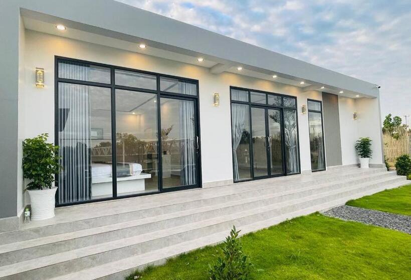 فندق The Square Residence