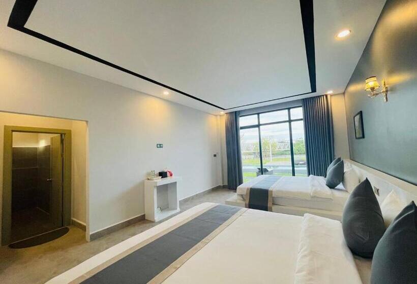 فندق The Square Residence